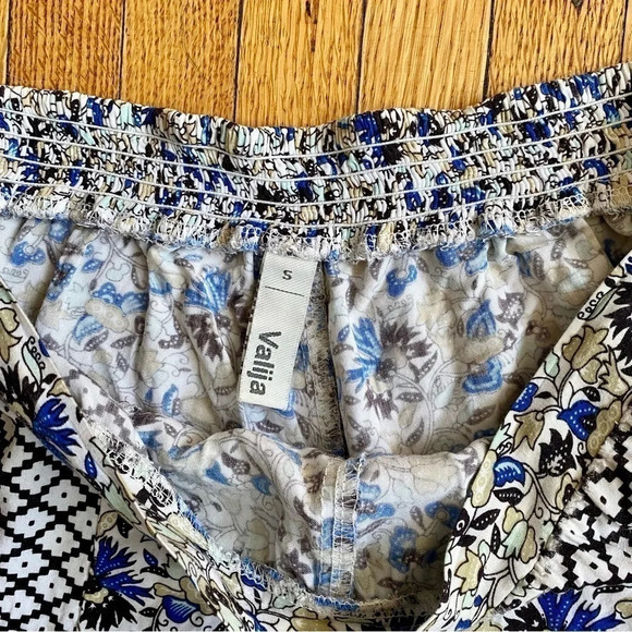 Valija Floral Print Elastic Waist Shorts - Picture 4 of 8